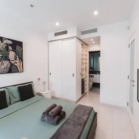 Luxury Sea View In Prime Location St. Julian's